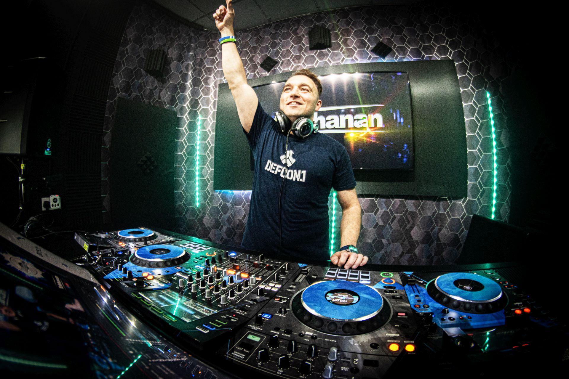 YOHHANAN performing a DJ set